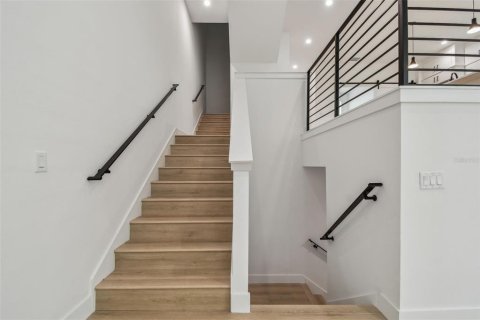 Adosado en alquiler en Saint Petersburg, Florida, 3 dormitorios, 231.42 m2 № 2234669 - foto 4