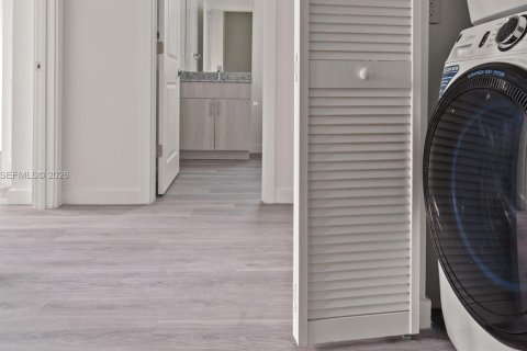 Снять в аренду таунхаус в Окленд-Парк, Флорида 2 спальни, 149.48м2, № 2249406 - фото 16