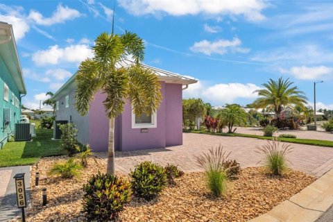 Casa en venta en Polk City, Florida, 1 dormitorio, 69.77 m2 № 1754460 - foto 9
