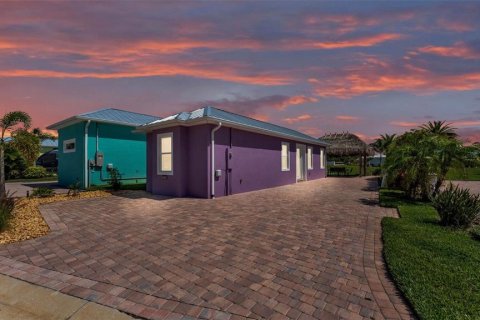 Casa en venta en Polk City, Florida, 1 dormitorio, 69.77 m2 № 1754460 - foto 2