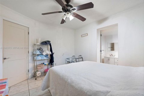 Villa ou maison à vendre à Hialeah, Floride: 5 chambres, 173.91 m2 № 2343333 - photo 13