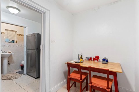 Villa ou maison à vendre à Hialeah, Floride: 5 chambres, 173.91 m2 № 2343333 - photo 22