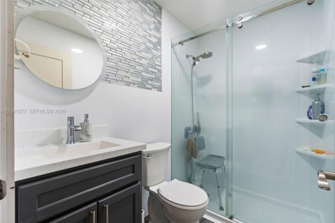 Villa ou maison à vendre à Hialeah, Floride: 5 chambres, 173.91 m2 № 2343333 - photo 17