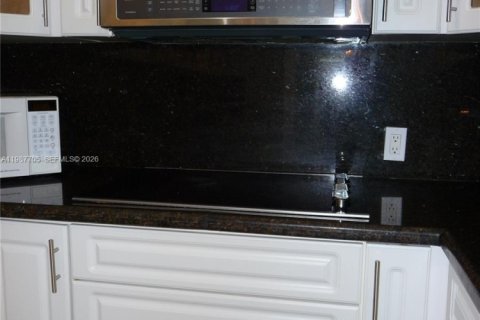 Copropriété à louer à Aventura, Floride: 2 chambres, 101.45 m2 № 2048953 - photo 24