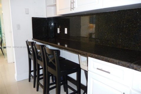 Copropriété à louer à Aventura, Floride: 2 chambres, 101.45 m2 № 2048953 - photo 23