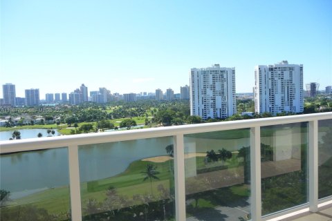 Copropriété à louer à Aventura, Floride: 2 chambres, 101.45 m2 № 2048953 - photo 2