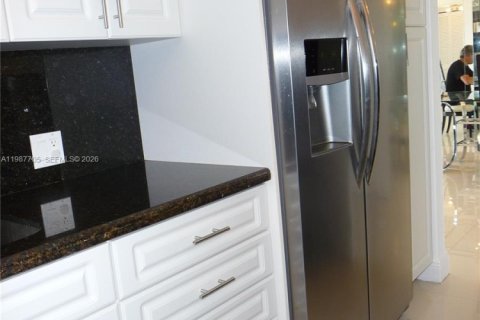 Copropriété à louer à Aventura, Floride: 2 chambres, 101.45 m2 № 2048953 - photo 26