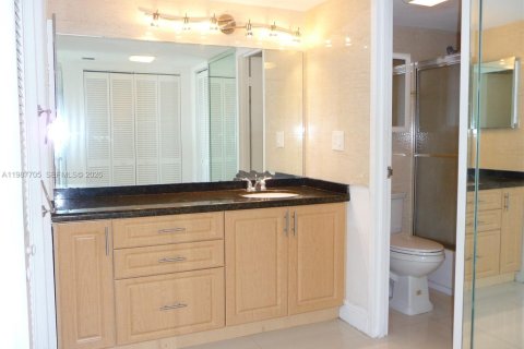 Copropriété à louer à Aventura, Floride: 2 chambres, 101.45 m2 № 2048953 - photo 13