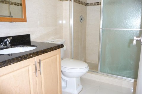 Copropriété à louer à Aventura, Floride: 2 chambres, 101.45 m2 № 2048953 - photo 19