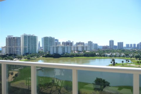 Condo à Aventura, Floride, 2 chambres  № 2048953