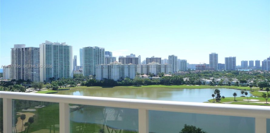 Condo à Aventura, Floride, 2 chambres  № 2048953