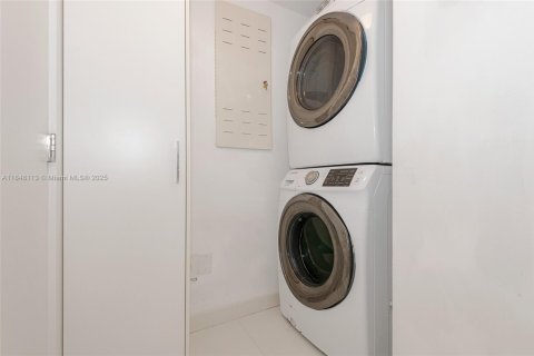 Copropriété à vendre à Hallandale Beach, Floride: 3 chambres, 171.03 m2 № 1849102 - photo 16