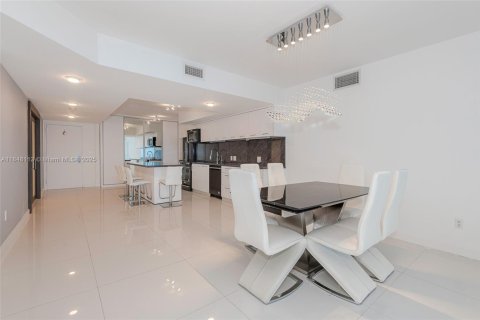 Copropriété à vendre à Hallandale Beach, Floride: 3 chambres, 171.03 m2 № 1849102 - photo 24