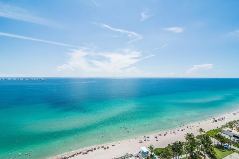 Copropriété à vendre à Hallandale Beach, Floride: 3 chambres, 171.03 m2 № 1849102 - photo 20