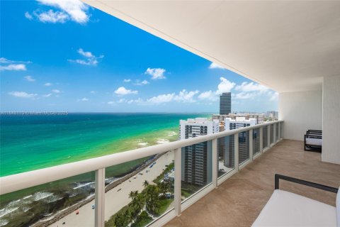 Copropriété à vendre à Hallandale Beach, Floride: 3 chambres, 171.03 m2 № 1849102 - photo 17