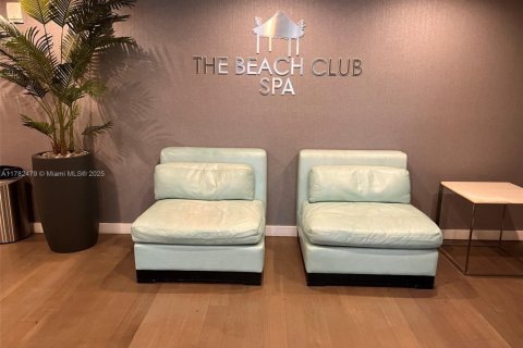 Condo in Hallandale Beach, Florida, 1 bedroom  № 1868751 - photo 27