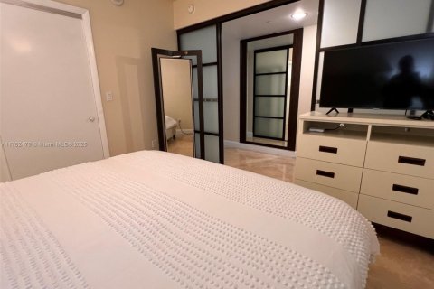 Condo in Hallandale Beach, Florida, 1 bedroom  № 1868751 - photo 13