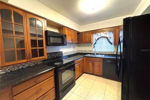 Снять в аренду квартиру в Орландо, Флорида 1 комната, 92.9м2, № 2092183 - фото 8