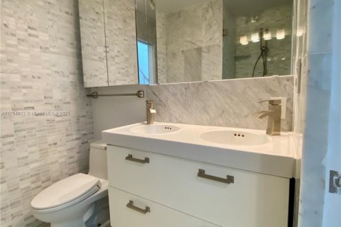 Condo in Miami Beach, Florida, 2 bedrooms № 1958283 - photo 5