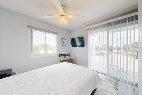 House in New Smyrna Beach, Florida 3 bedrooms, 171.87 sq.m. № 1284530 - photo 25