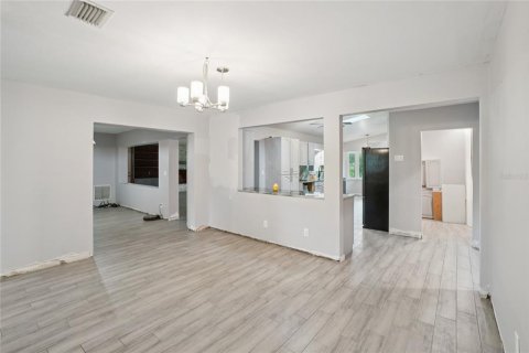 House in Clearwater, Florida 3 bedrooms, 252.04 sq.m. № 1829656 - photo 10
