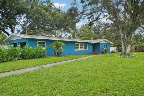 House in Clearwater, Florida 3 bedrooms, 252.04 sq.m. № 1829656 - photo 2