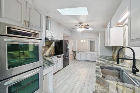 House in Clearwater, Florida 3 bedrooms, 252.04 sq.m. № 1829656 - photo 13