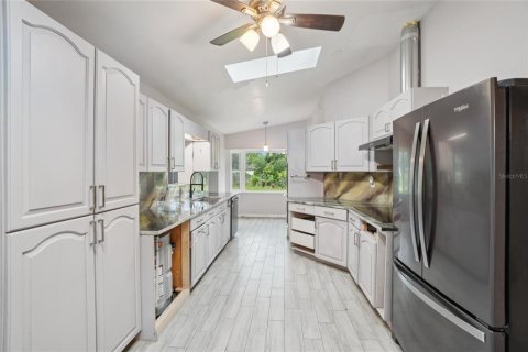 House in Clearwater, Florida 3 bedrooms, 252.04 sq.m. № 1829656 - photo 15