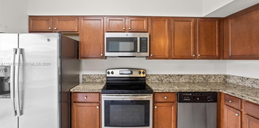 Кондоминиум с 2 спальнями в Катлер-Бей, Флорида № 2003147