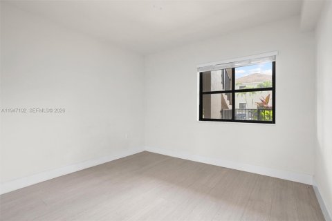 Купить кондоминиум в Катлер-Бей, Флорида 2 спальни, 75.16м2, № 2003147 - фото 15