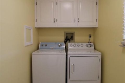 House in Sarasota, Florida 3 bedrooms, 161.37 sq.m. № 2209883 - photo 16