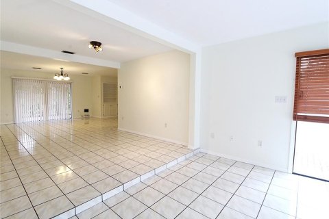 House in Sarasota, Florida 3 bedrooms, 161.37 sq.m. № 2209883 - photo 5
