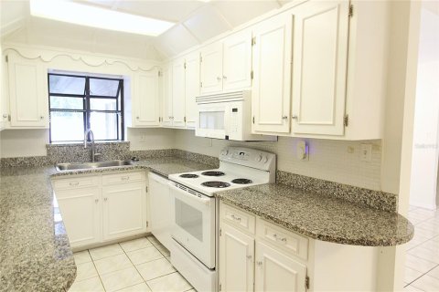 House in Sarasota, Florida 3 bedrooms, 161.37 sq.m. № 2209883 - photo 4