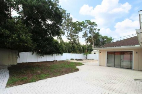 House in Sarasota, Florida 3 bedrooms, 161.37 sq.m. № 2209883 - photo 17