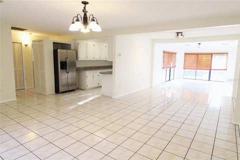 House in Sarasota, Florida 3 bedrooms, 161.37 sq.m. № 2209883 - photo 2
