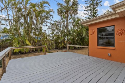 Villa ou maison à vendre à Indian Rocks Beach, Floride: 2 chambres, 98.85 m2 № 1761496 - photo 27