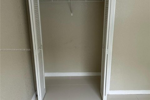 Townhouse in Homestead, Florida 2 bedrooms, 85.38 sq.m. № 1688989 - photo 5