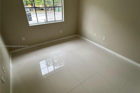 Townhouse in Homestead, Florida 2 bedrooms, 85.38 sq.m. № 1688989 - photo 4