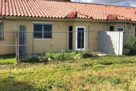 Townhouse in Homestead, Florida 2 bedrooms, 85.38 sq.m. № 1688989 - photo 17