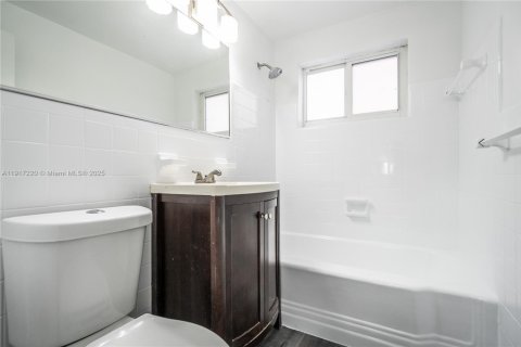 Снять в аренду квартиру в Майами-Бич, Флорида 1 спальня, 58.44м2, № 1973754 - фото 12