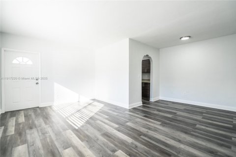 Снять в аренду квартиру в Майами-Бич, Флорида 1 спальня, 58.44м2, № 1973754 - фото 4