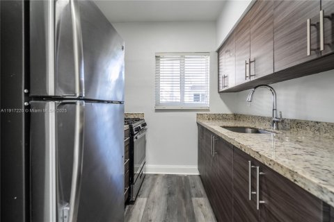 Снять в аренду квартиру в Майами-Бич, Флорида 1 спальня, 58.44м2, № 1973754 - фото 7