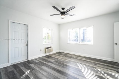 Снять в аренду квартиру в Майами-Бич, Флорида 1 спальня, 58.44м2, № 1973754 - фото 8