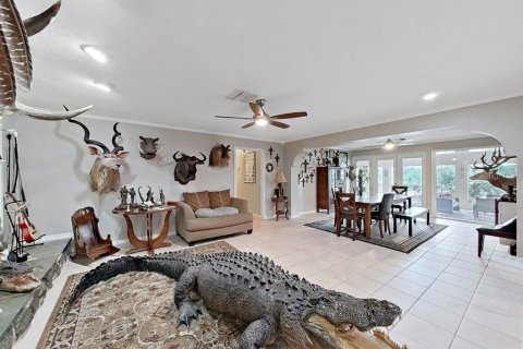 House in Riverview, Florida 6 bedrooms, 353.68 sq.m. № 1832999 - photo 13