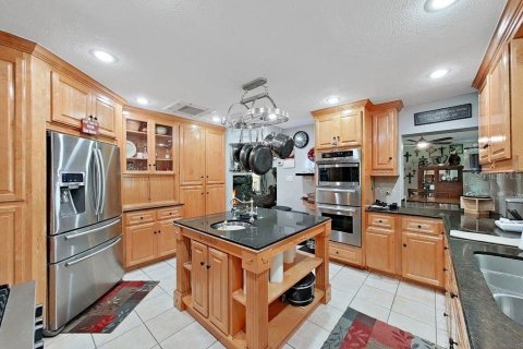 House in Riverview, Florida 6 bedrooms, 353.68 sq.m. № 1832999 - photo 17