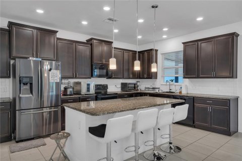 House in Kissimmee, Florida 5 bedrooms, 262.91 sq.m. № 1688414 - photo 2