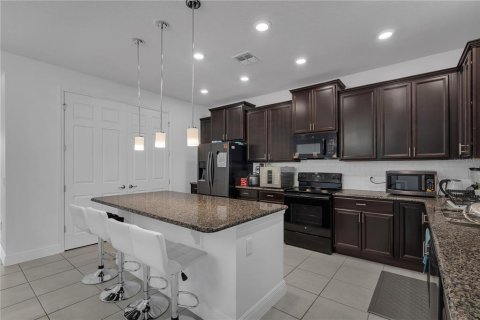 House in Kissimmee, Florida 5 bedrooms, 262.91 sq.m. № 1688414 - photo 28