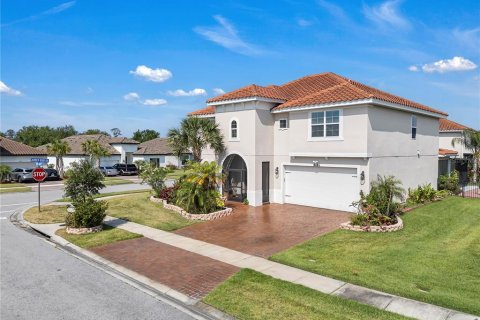 House in Kissimmee, Florida 5 bedrooms, 262.91 sq.m. № 1688414 - photo 1
