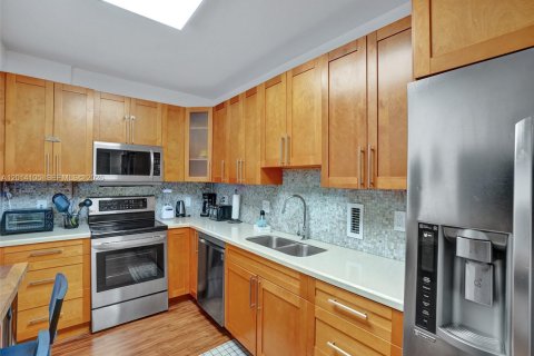Condominio en venta en Hollywood, Florida, 2 dormitorios, 109.25 m2 № 2076193 - foto 14