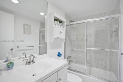 Condominio en venta en Hollywood, Florida, 2 dormitorios, 109.25 m2 № 2076193 - foto 20